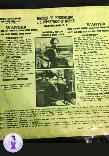 Wanted couple Bonnie and Clyde in newspaper